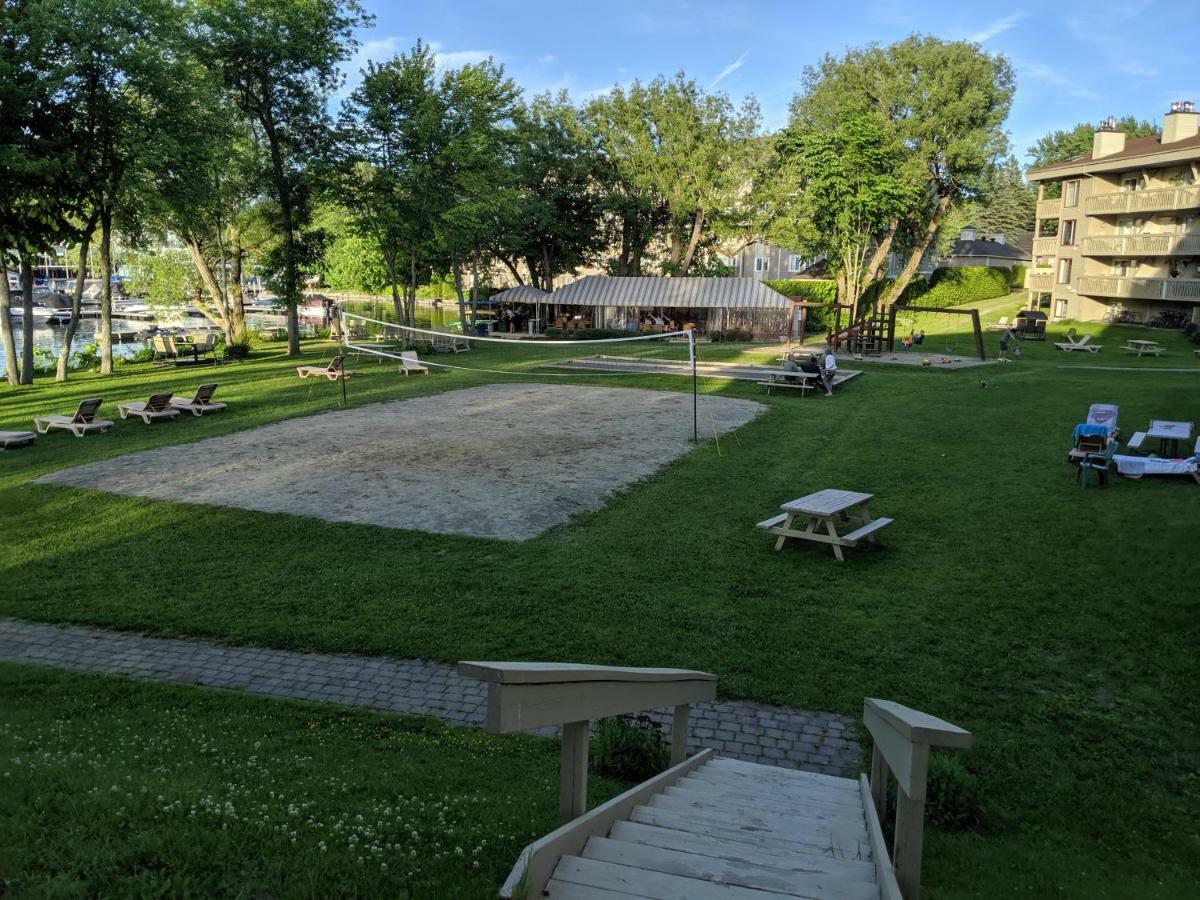 O'Berge Du Village A302 Magog Exterior foto